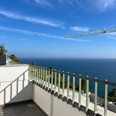 Апартаменты Cliffside & Ocean View Сесимбра